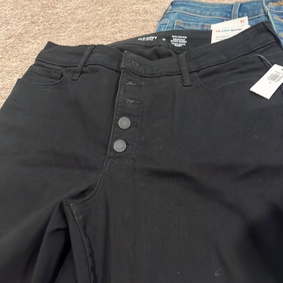 NWT Old Navy Pants/Shorts - Picture 2 of 5
